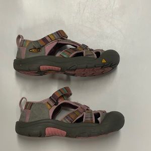 Girls Keen shoes, size 2